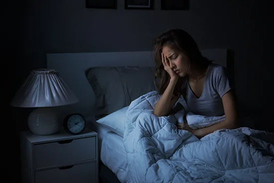 osoba z RSD nie może spać bo rozmyśla nad porażkami z przeszłosci